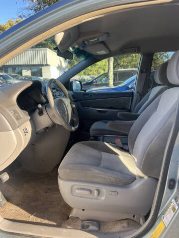 2009 Toyota Sienna CE 7-Passenger