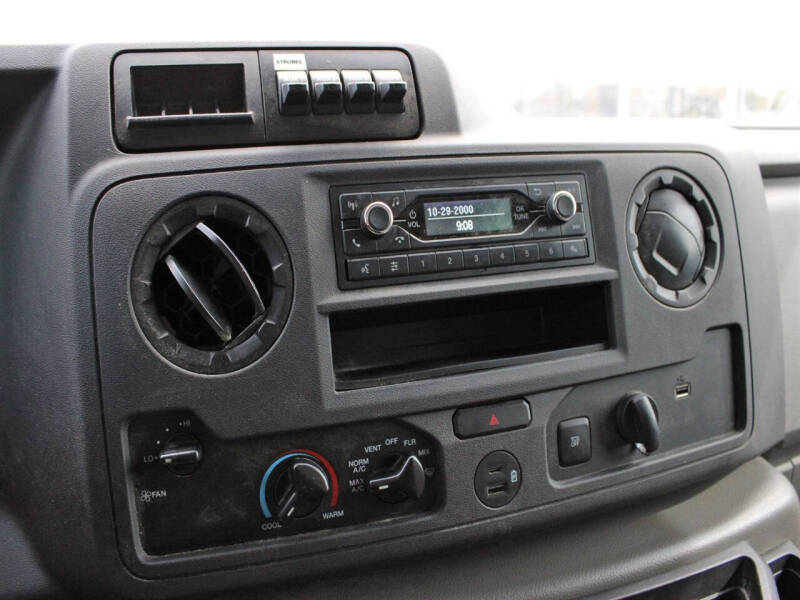 2024 Ford E-450