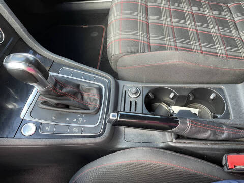 2017 Volkswagen Golf GTI SE