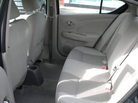 2016 Nissan Versa