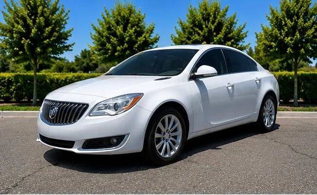Off white 2016 Buick Regal Base Base 4dr Sedan 2