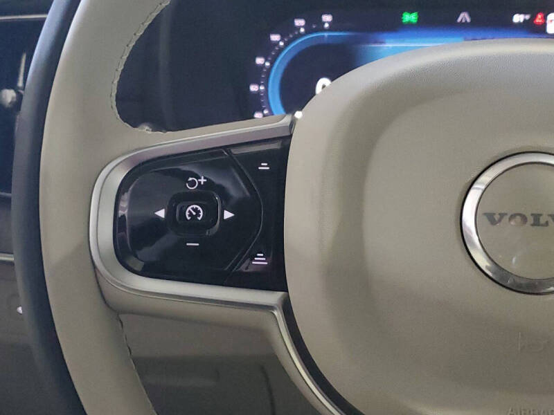 2025 Volvo XC90 B6 Ultra Bright Theme 6P