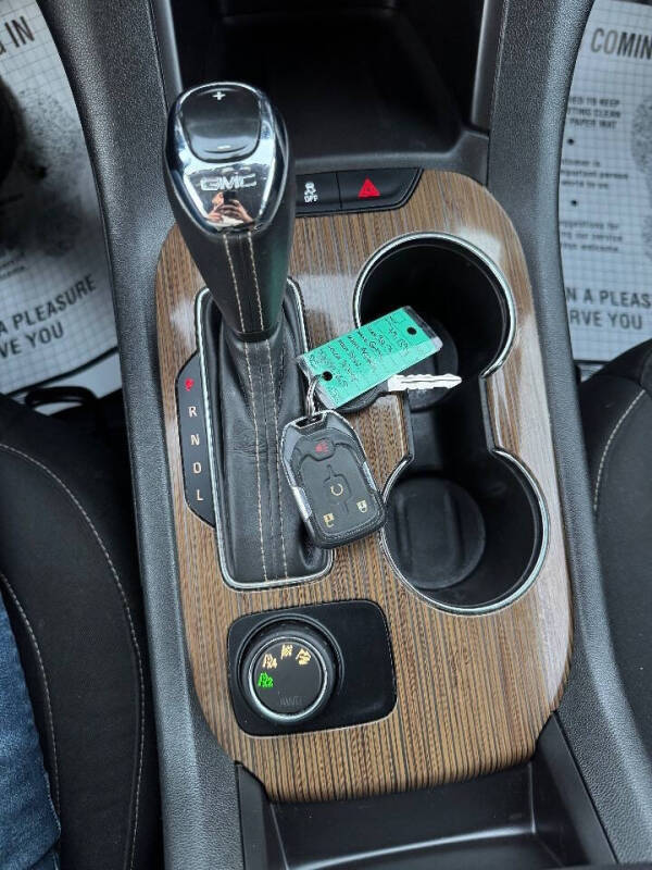 2017 GMC Acadia SLE-1