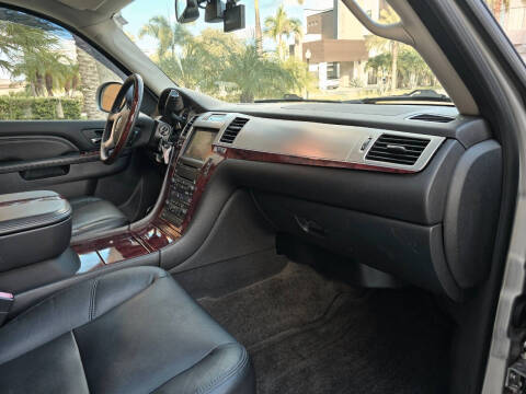 2010 Cadillac Escalade Luxury