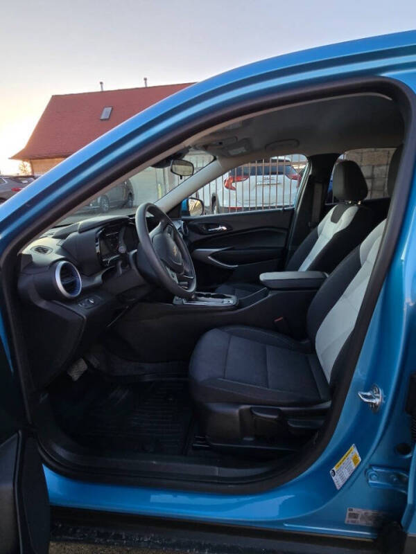 2025 Chevrolet Trax LS