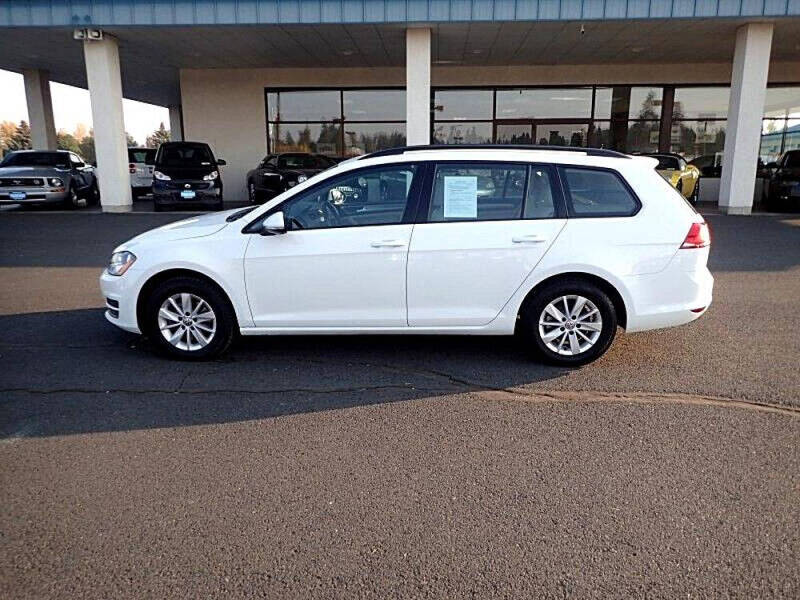 2016 Volkswagen Golf SportWagen