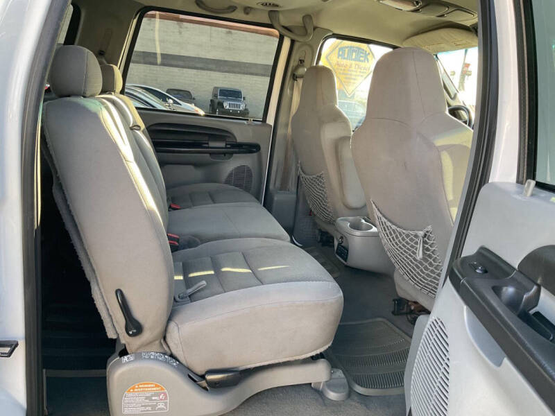 2005 Ford Excursion XLT