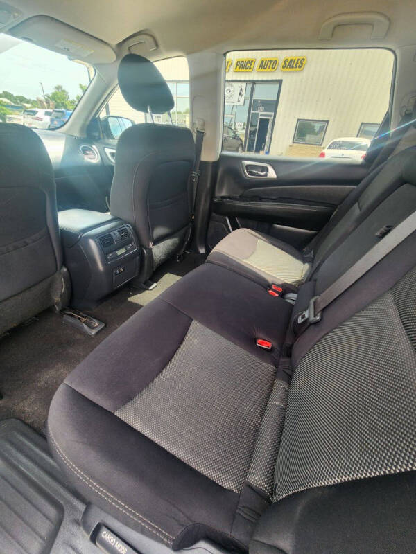 2020 Nissan Pathfinder SV
