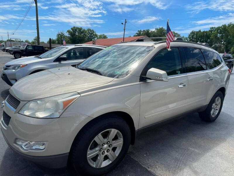 2010 Chevrolet Traverse for sale at CRS Auto & Trailer Sales Inc in Clay City KY