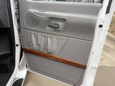 2000 Ford E-Series E-150