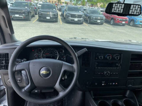 2025 Chevrolet Express 3500