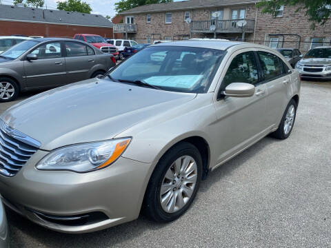 2014 Chrysler 200 for sale at 4th Street Auto in Louisville KY