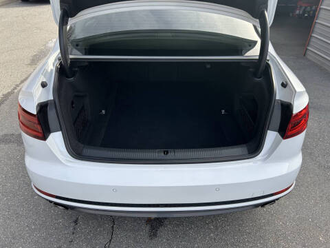 2018 Audi A4 2.0T quattro Premium Plus