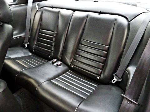 2004 Ford Mustang GT Deluxe