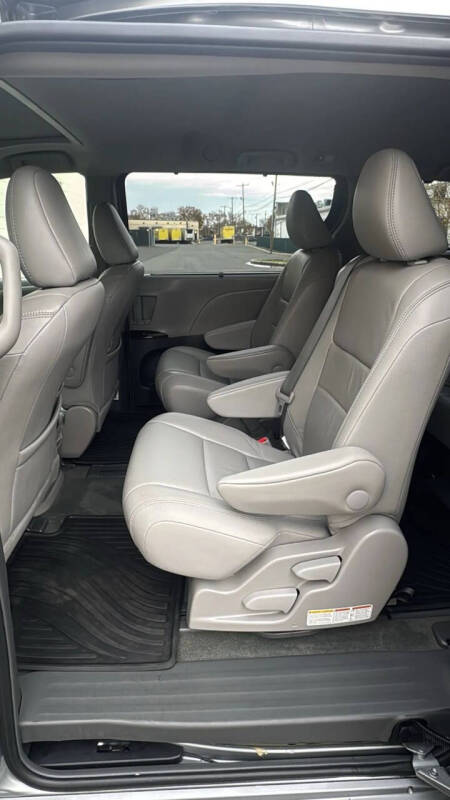 2016 Toyota Sienna