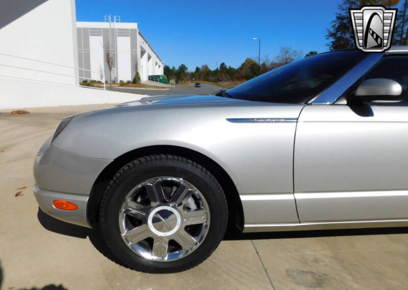 2005 Ford Thunderbird Deluxe
