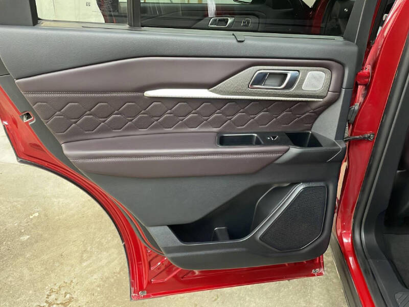 2025 Ford Explorer Platinum