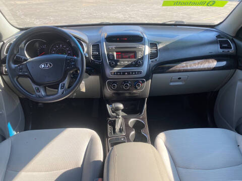 2015 Kia Sorento LX