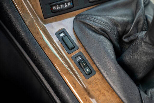 1994 BMW 850 CSi 23