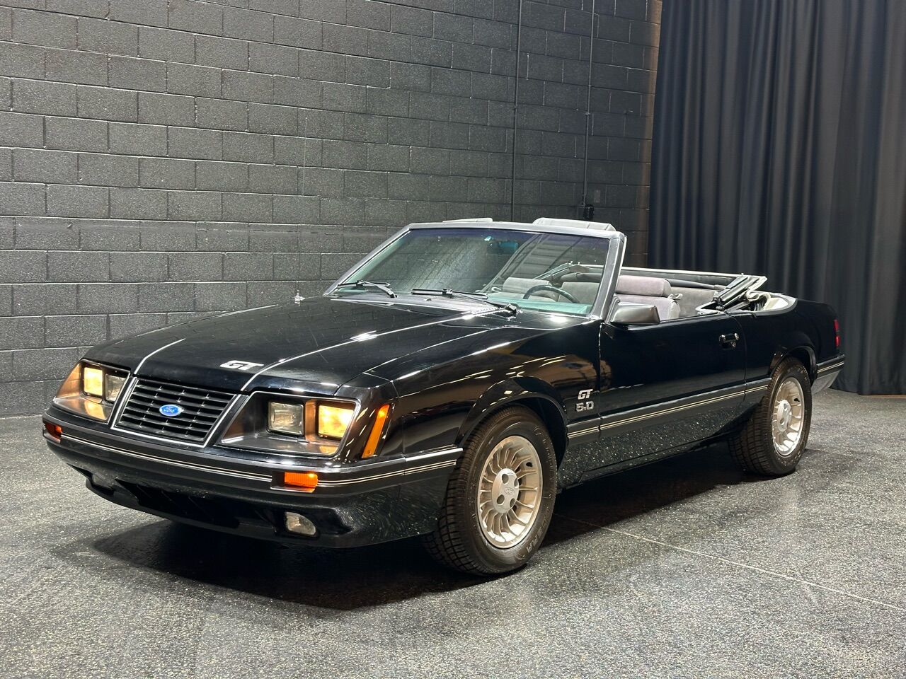 1984 Ford Mustang 7