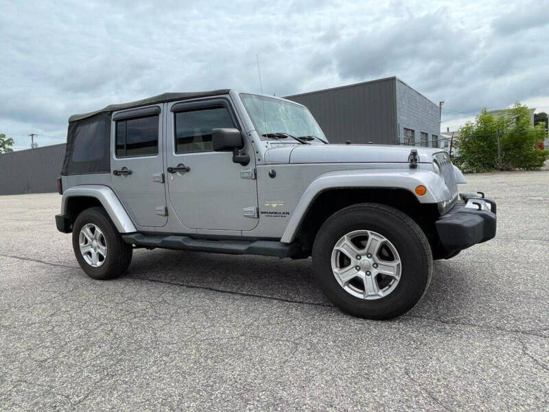 2013 Jeep Wrangler Unlimited Sahara photo 7