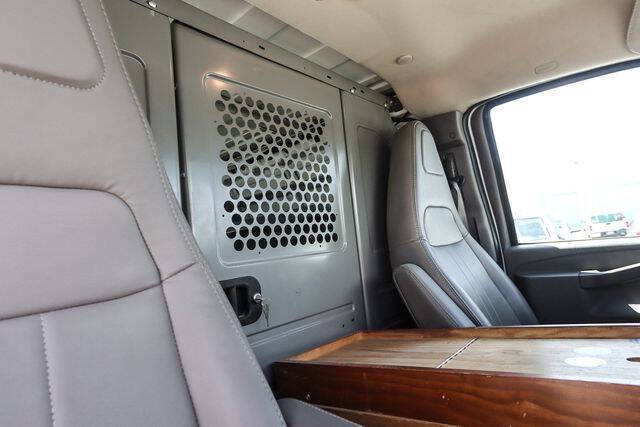 2022 GMC Savana 2500