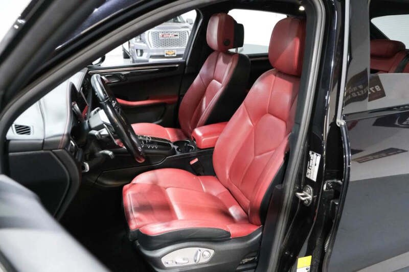 2019 Porsche Macan S