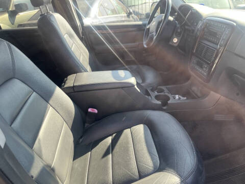 2004 Ford Explorer Limited