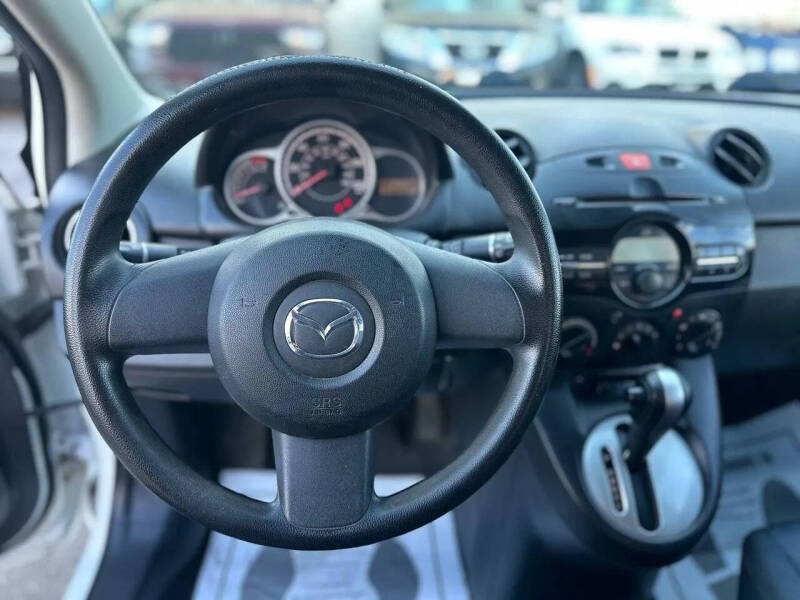 2013 Mazda MAZDA2 Touring