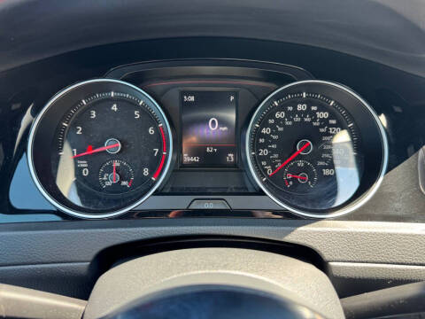 2021 Volkswagen Golf GTI SE