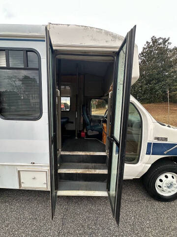 2002 Ford E-Series E-350 SD