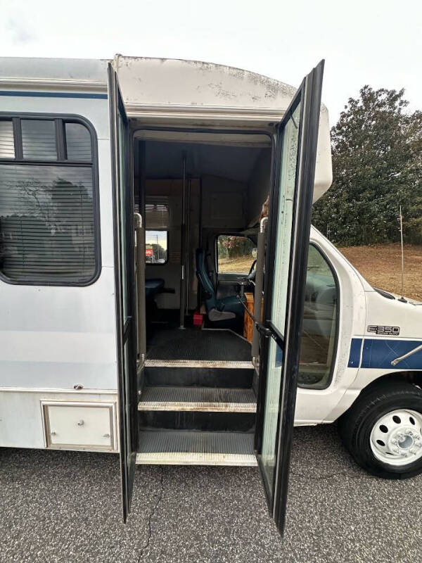 2002 Ford E-Series E-350 SD