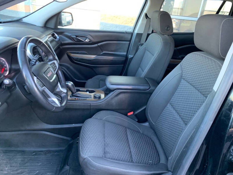 2017 GMC Acadia SLE-2