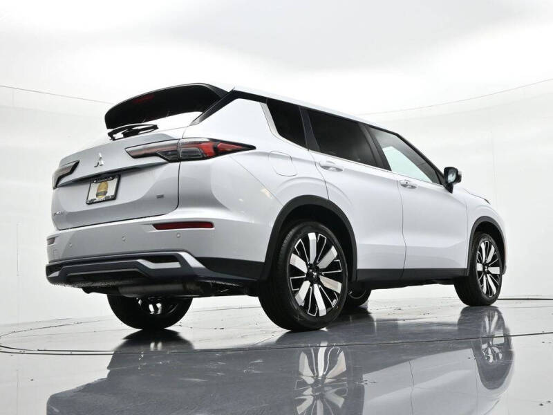 2026 Mitsubishi Outlander SE