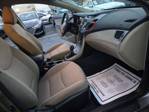 2014 Hyundai Elantra SE