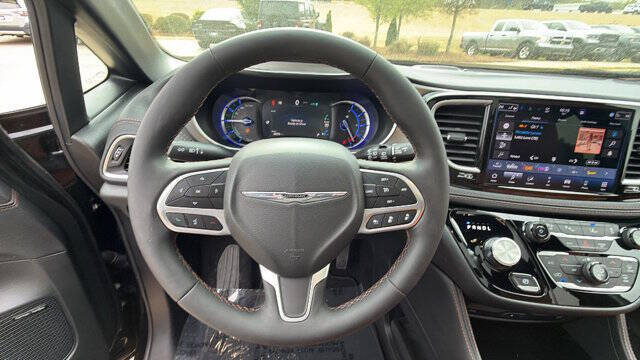 2024 Chrysler Pacifica Plug-In Hybrid Pinnacle
