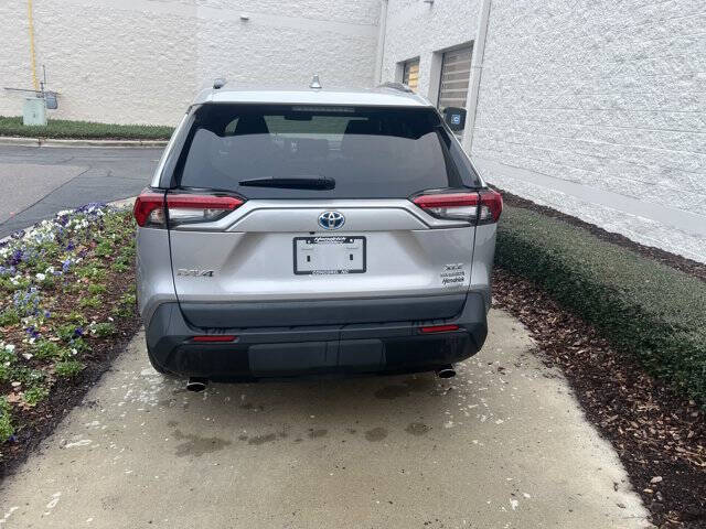 2022 Toyota RAV4 Hybrid XLE