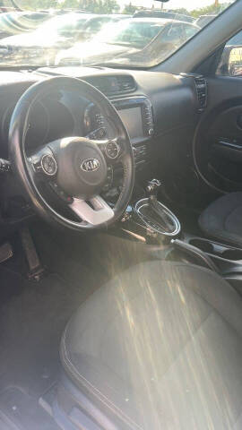 2017 Kia Soul +