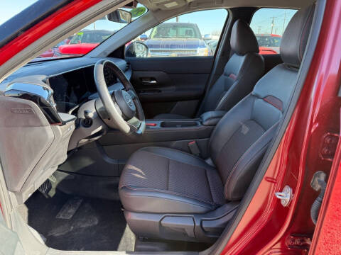 2025 Nissan Kicks SR