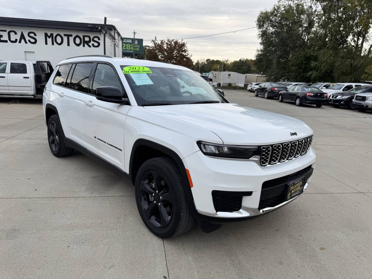 2023 Jeep Grand Cherokee L Laredo's photo