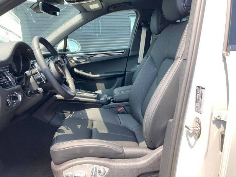 2025 Porsche Macan S