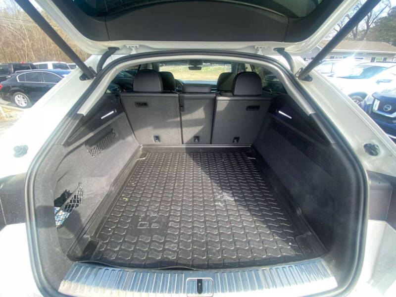 2019 Audi Q8 quattro Premium Plus 55 TFSI