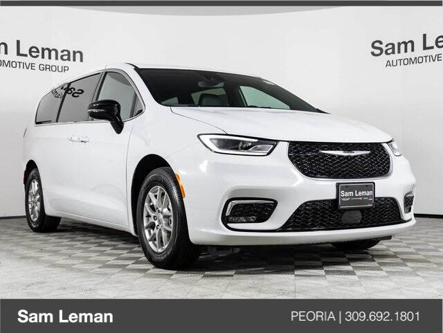 2025 Chrysler Pacifica for sale at Sam Leman Chrysler Jeep Dodge of Peoria in Peoria IL