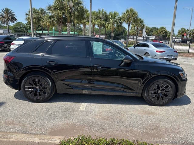 2024 Audi Q8 e-tron 19