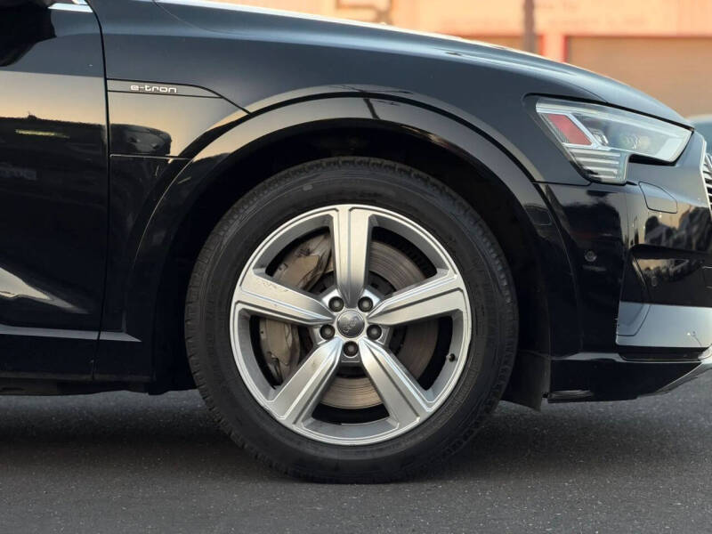 2019 Audi e-tron quattro Premium Plus