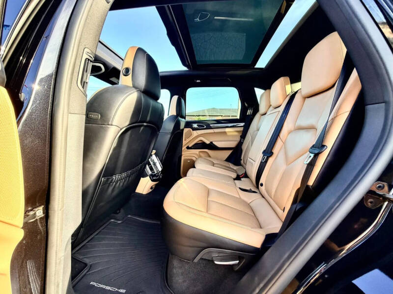 2016 Porsche Cayenne S