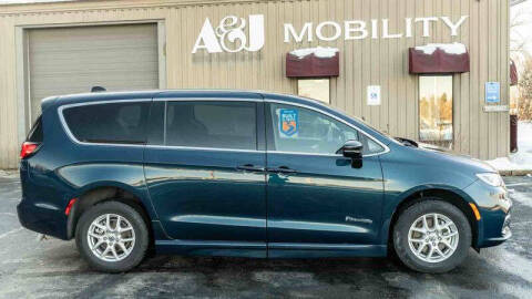 2024 Chrysler Pacifica Touring
