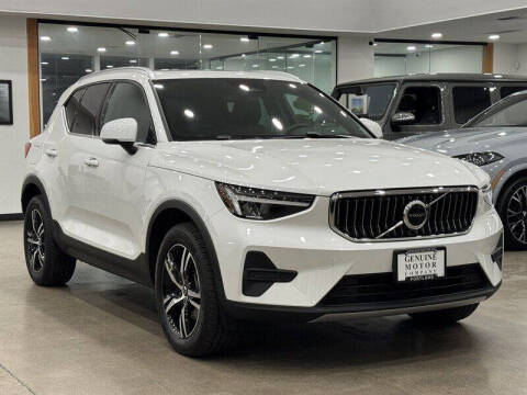 2025 Volvo XC40 B5 Core Bright Theme