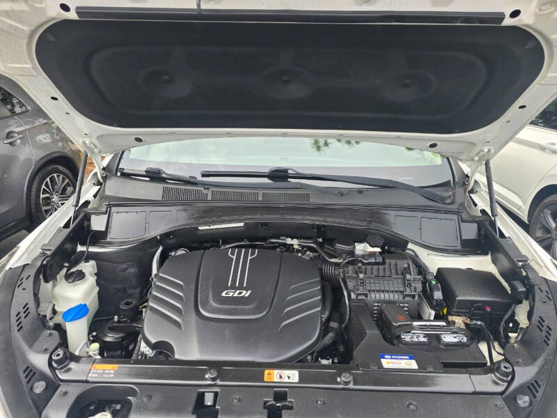 2017 Hyundai Santa Fe SE - Photo 13