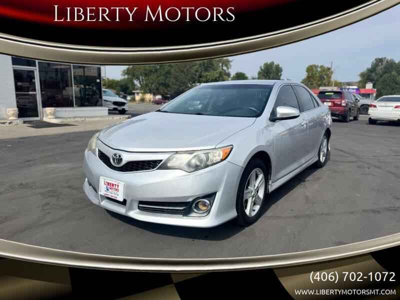 2014 Toyota Camry SE's photo